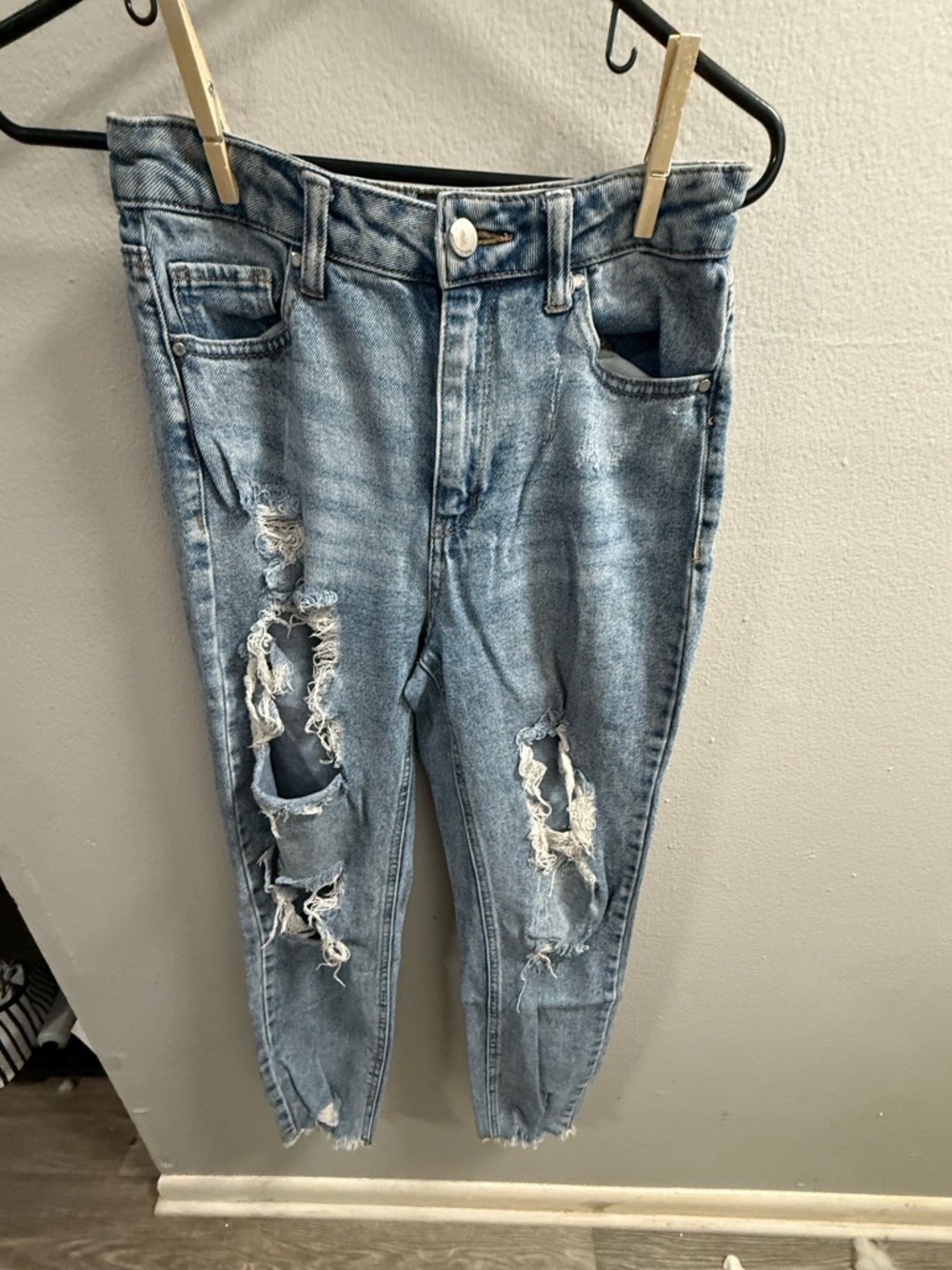 Tinseltown Light Blue Distressed Denim Jeans